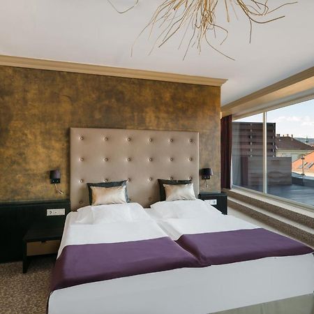 Corso Hotel Pécs Zewnętrze zdjęcie