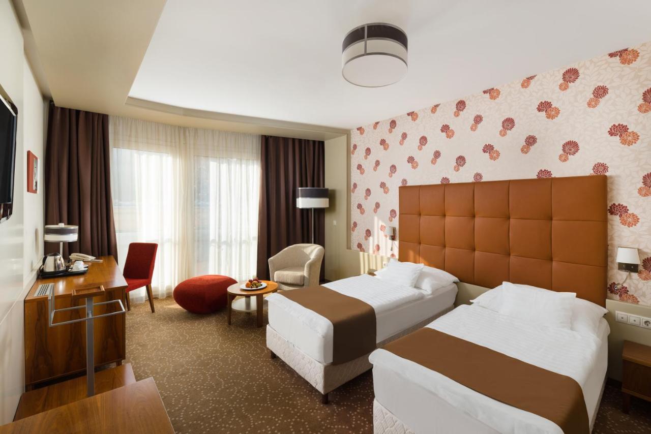 Corso Hotel Pécs Zewnętrze zdjęcie