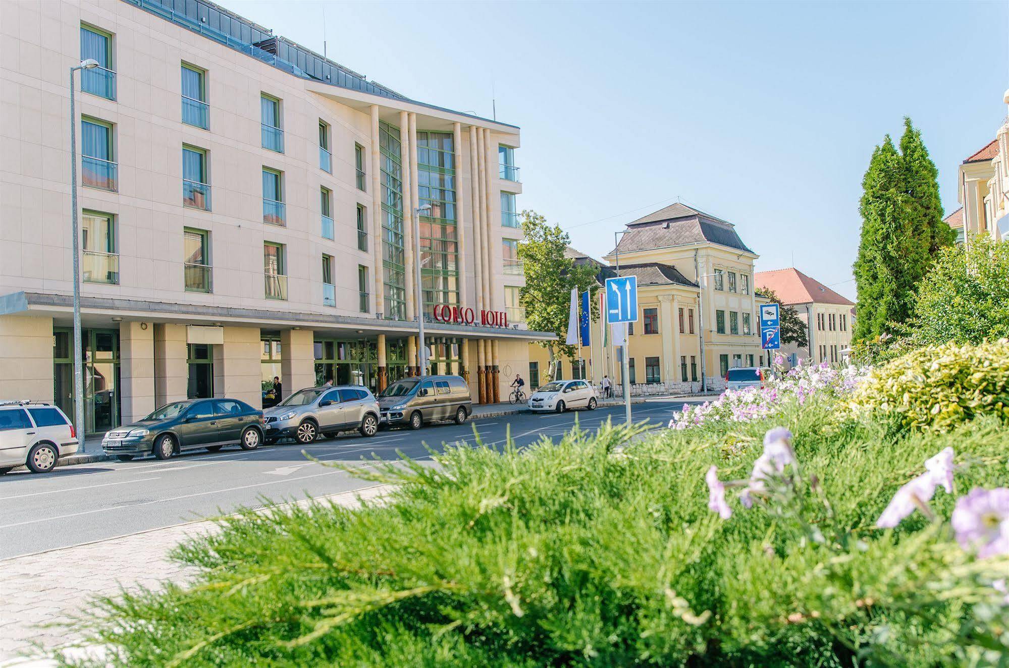 Corso Hotel Pécs Zewnętrze zdjęcie